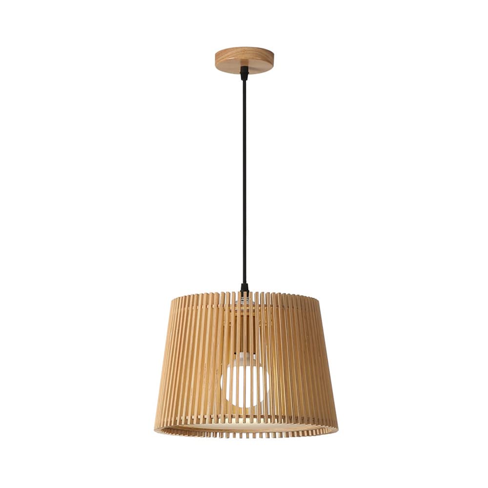 Lustre moderne en bois pour harmoniser les salons aux plafonds bas