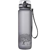 STRAPAZIERFÄHIG UND EINFACH ZU REINIGEN - Die Bodhi Tree Wasserflasche ist sehr stabil und dennoch leicht. Durch ihre einfache Form ist die Flasche leicht sauber zu halten.