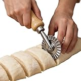 Amplia gama de usos: con su capacidad para manejar muchas aplicaciones de horneado, este grado de corte antiadherente garantiza un corte antiadherente compatible con cualquier textura de masa. Simplifica tareas como tapar ravioles, moldear hojaldre o cortar galletas con resultados consistentes.
