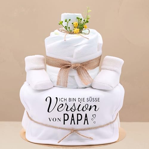 Trend Mama® | Windeltorte | Sprüche | 27 Windeln (Größe 2), Baby Lätzchen, Kuschelsocken |Geschenk Geburt (Design| Ich bin die süsse Version von Papa)