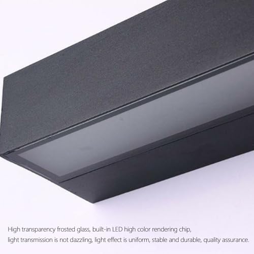 Aplique de pared negro con diseño rectangular minimalista y luz cálida de exterior 3
