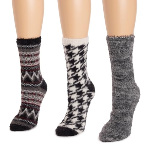 MUK LUKS Women's Set of 3 Fuzzy Yarn Socks2