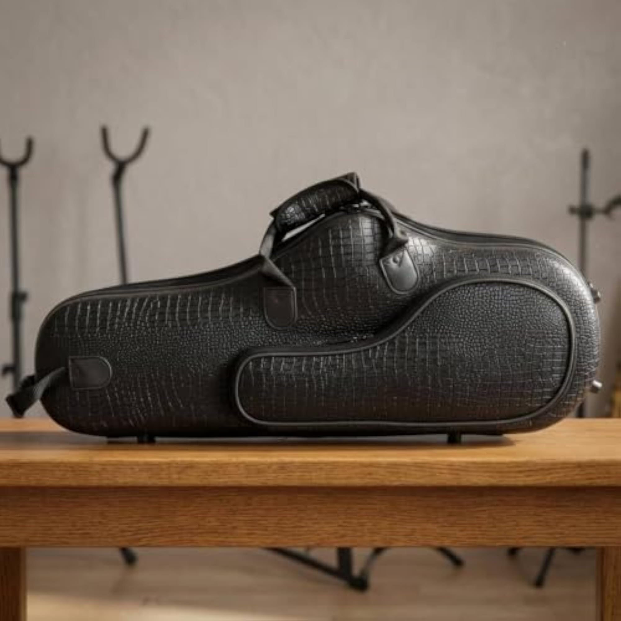 Lightweight Alto Saxophone Case, Contoured Design