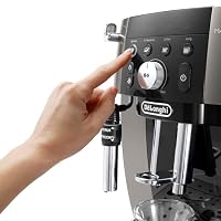 De'Longhi Magnifica S Smart ECAM250.​33.​TB, Automatische Kaffeemaschine mit Milchaufschäumer, Kompakt, Bean-to-Cup Kaffeevollautomat, Manuelles Milchaufschäumen, 4 One-Touch Rezepte, Titan Schwarz – Ansicht 4