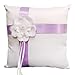 Cojín para alianzas de boda, color blanco y morado, con flor y lazo de raso lila cuadrado