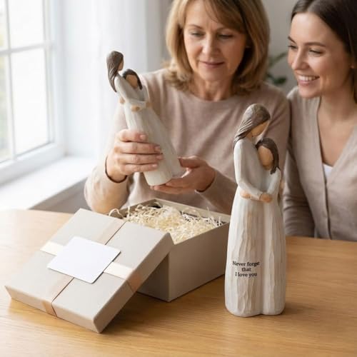 Figurilla madre e hija pintada a mano en resina crema miniatura 6
