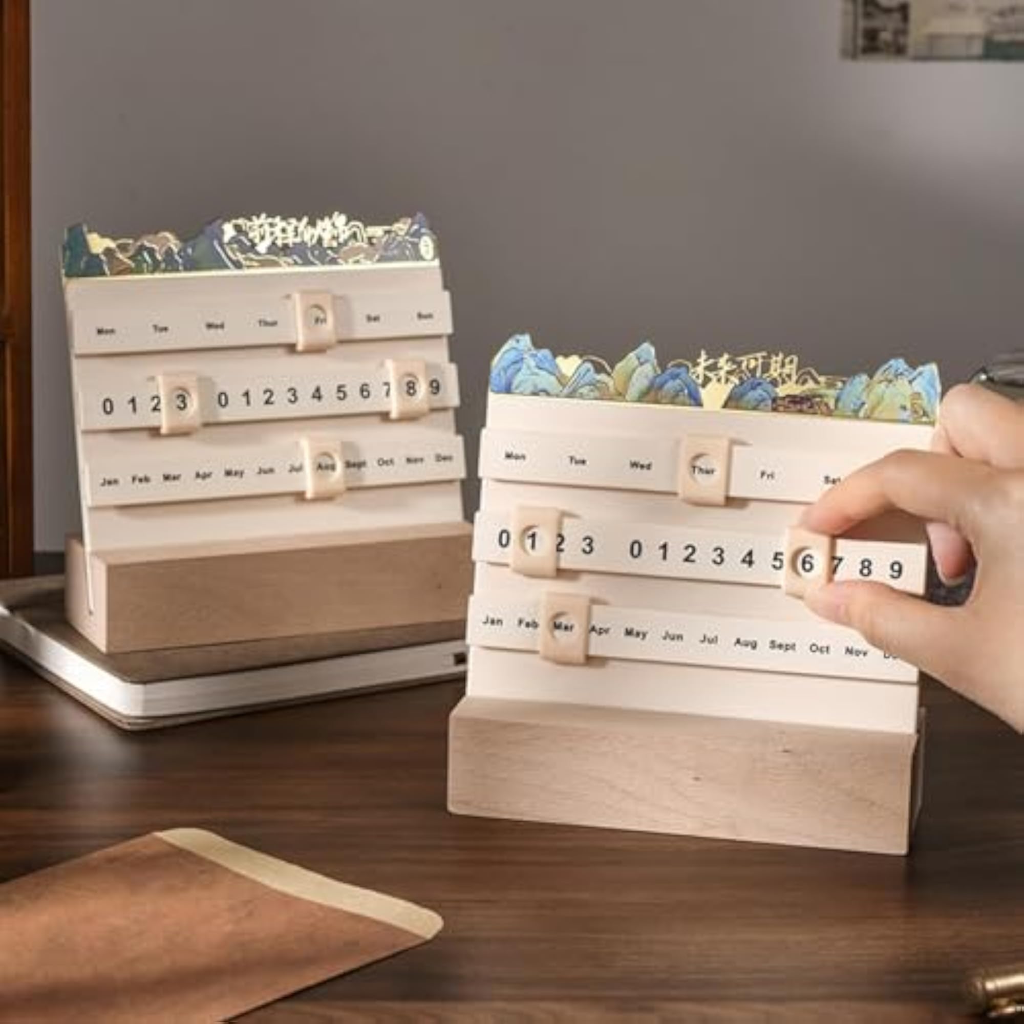 DIY Moving Wooden Block Calendar for Desktop