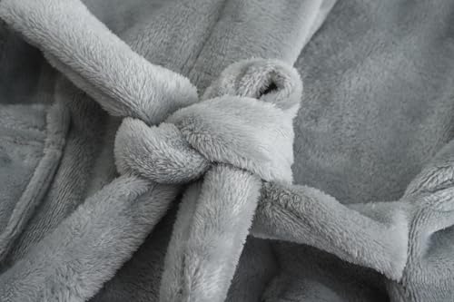 Boys Girls Robe Kids Flannel Hooded Bathrobe Sleepwear Pajamas Toddler Soft Plush Robes for Girls 2-16 Years4