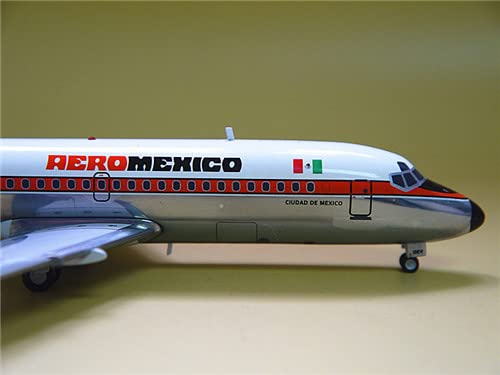 Amazon.com: GeminiJets AEROMEXICO DC-9-30 XA-DEV 1:200 DIECAST
