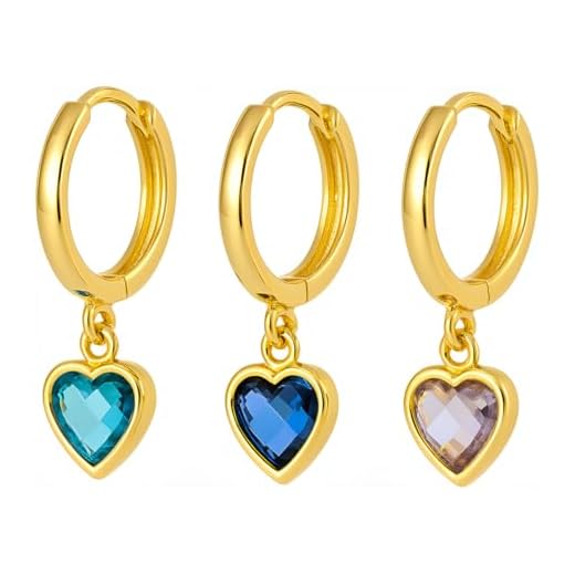 AURUM SEMIJOIAS Kit Conjunto Trio de Brincos de Argola Dourados com Pingentes de Coração em Cristais Coloridos, 3 Cores: Azul Turquesa, Azul Safira e Rosa Claro, Brincos 3 Furos, Semijoias Finas Para Mulheres Elegantes e de Personalidade.