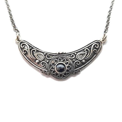 Collier en argent avec hématite naturelle, le bijou idéal pour sublimer vos tenues quotidiennes