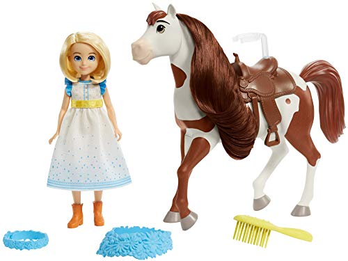 Dreamworks Spirit GXF65 - frei und ungezähmt" Puppe Abigail (18cm) mit Kleid, Blumenkrone und Pferd Boomerang (20cm), Blumengirlande, Sattel und Bürste, tolles Geschenk für Kinder ab 3 Jahren – Bild 5