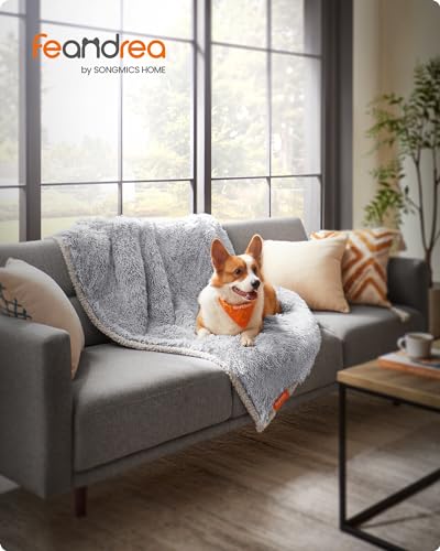 Feandrea Hundedecke, wasserdichte Decke, Langer Plüsch, für kleine, mittelgroße Hunde, Katzen, 127 x 102 cm, L, Sherpa-Stoff, beidseitig verwendbar, Hundesofa Schutzdecke, Ombré-Grau PPB005G01