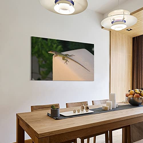 Photography Poster Reptile Lizard Art White Painted Block Wall Wall Decor Canvas Wall Art Prints For Wall Decor Room Decor Bedroom Decor Gifts 24X36Inch(60X90Cm) Frame-Style #TOP2