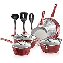 NutriChef أواني المطبخ غير اللاصقة والمقالي - 11 قطعة. طقم أدوات طهي المطبخ الأنيق مع نمط الخطوط الأنيقة ، الرمادي من الداخل والأحمر من الخارج ، المعدن + مقبض سيليكون ، PTFE / PFOA / PFOS Free - NCCW11RDL   