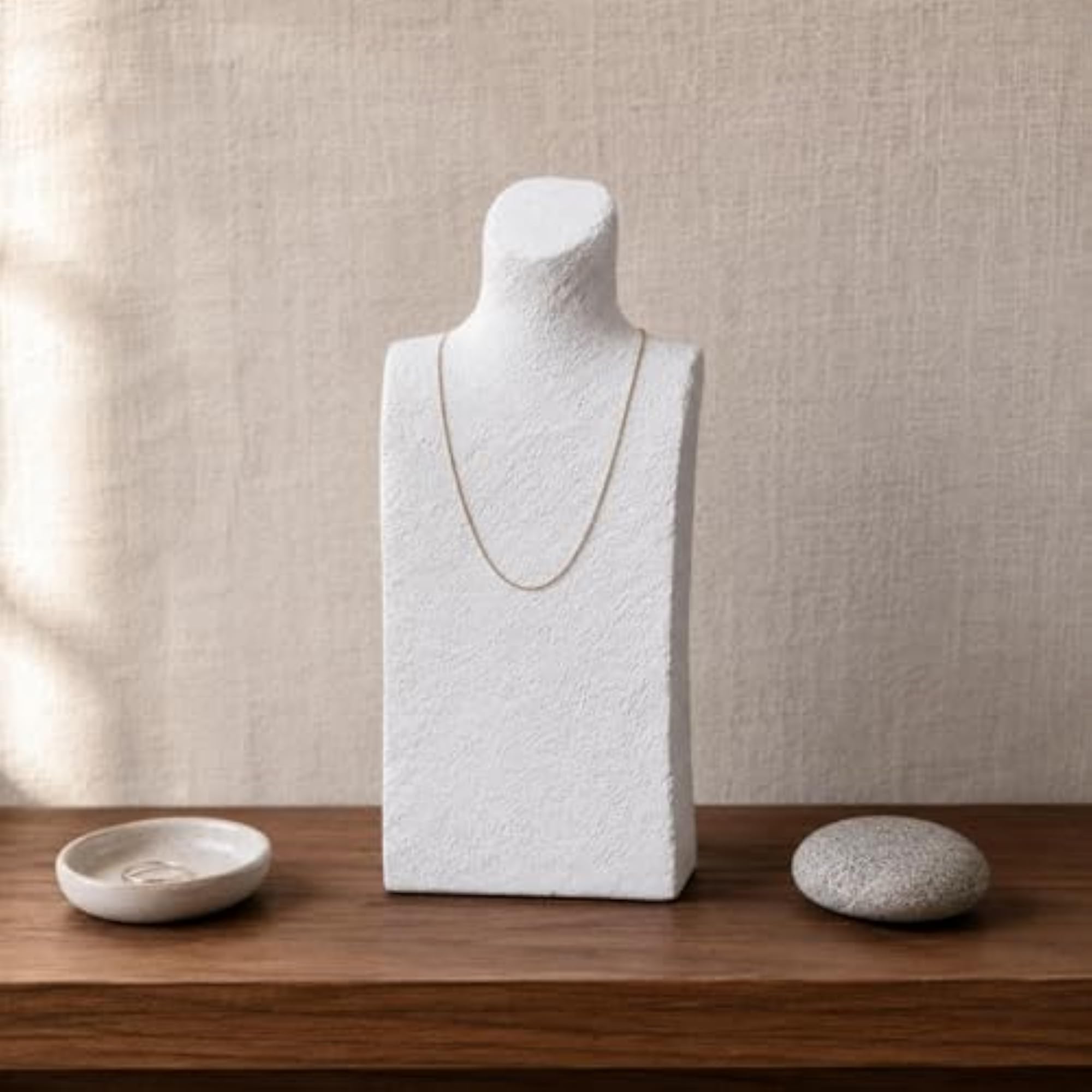 Resin H-Shaped Bust Stand Necklace Display for Photo Shoots