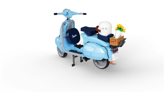Amazon.com: LEGO Icons Vespa 125 Scooter Model Building Kit