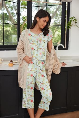 Image of Ekouaer Womens Pajama Set Short Sleeve Sleepwear Pleated Floral Pjs Set Capri Pants Lounge Sets with Pockets S-XXL Green Flowers