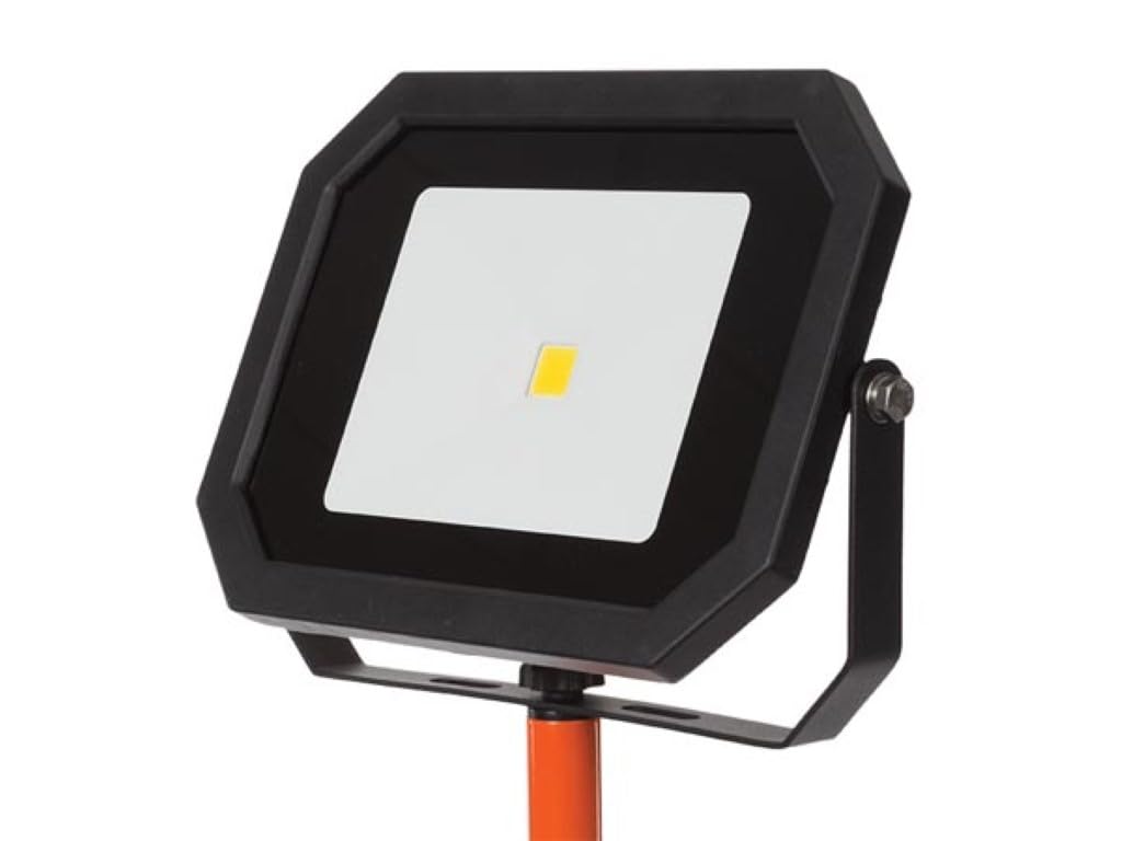 Proyector portátil led sobre trípode – 50 w – 4000 k – cable de 5 m