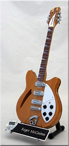 ROGER McGUINN Guitare Miniature avec médiator The BYRDS - Les Beatles, Paul McCartney, John Lennon, RIngo Starr, George Harrison ROGER McGUINN Guitare Miniature avec médiator The BYRDS – Image 3
