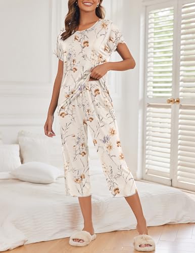 Image of Ekouaer Women's Capri Pajama Sets Print Short Sleeve Sleepwear Top and Capri Pants Soft Loungewear with Pocket