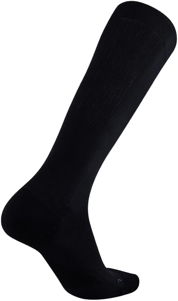 2XU Flight Compression Socks, Black/Black, Medium 1