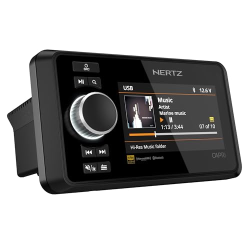 DIMENSIONI E COMPATTEZZA Il CAPRI H100 offre un formato compatto in standard DIN con un frontale slim e leggero, adatto a installazioni rapide su veicoli e imbarcazioni. Grazie al suo design minimalista ma robusto, si adatta perfettamente anche a spazi limitati mantenendo una presenza discreta ed elegante in ogni plancia di comando.