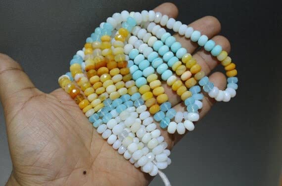 Opaline péruvienne rondeelle facettée en collier artisanal pour vos tenues d'été