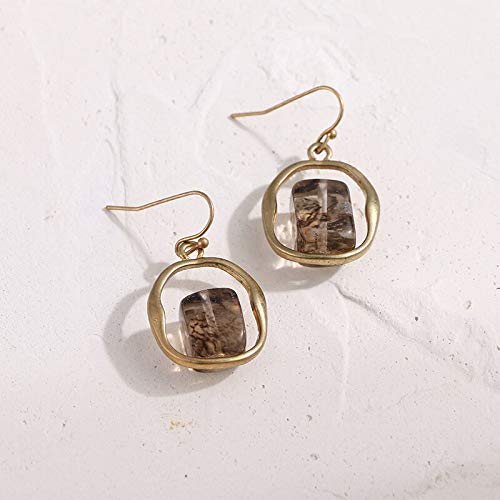 Petites boucles d'oreilles dorées légères pour lobes sensibles