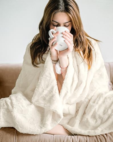 WOLF CREEK BLANKET Doublesoft - Oversized Faux Fur Throw Blanket, 50