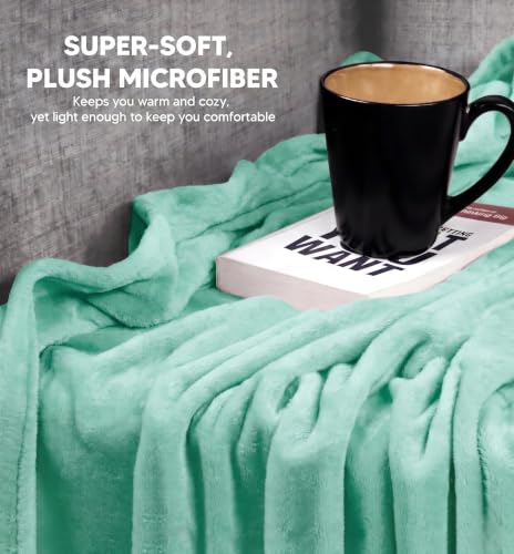 Image of Cotton Bolls Textiles Cozy Plush AC Blanket for Single Bed, Lightweight All Season Blanket, Ultra Soft Blanket for AC Room, Mild Winter, Can Be Used as Bedsheet in Winter, 90x90 Inches, Green
