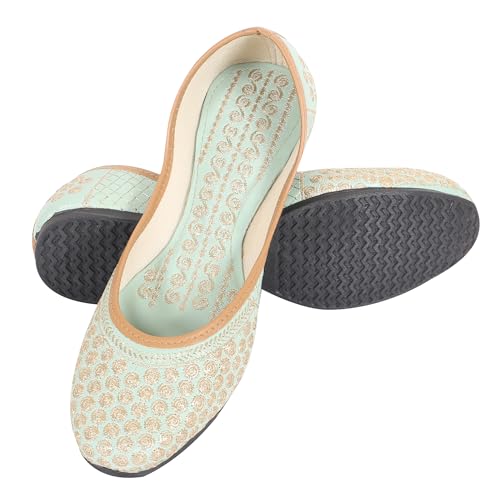 Image of DFR Women Embroidered Mojari Juttis