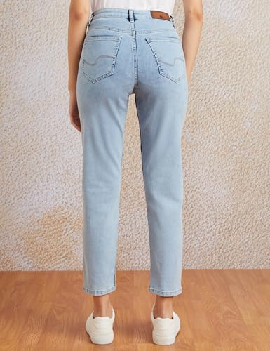 Image of Amazon Brand - Symbol Women's Loose Flared Jeans | Mid Rise | Cotton Blend Stretch | 5-Pocket (Available in Plus Sizes)