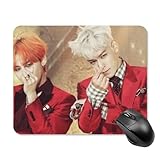 Description du matériau : la base en caoutchouc assure une excellente adhérence sur les surfaces lisses, gardant le tapis de souris fermement en place pour un contrôle précis pendant le travail ou les jeux. Léger et peu encombrant, ce tapis ultra fin se glisse facilement dans n'importe quel sac d'ordinateur portable, parfait pour les voyages, les affaires ou le bureau à domicile. Le revêtement imperméable protège contre les déversements et les taches. Il suffit de le nettoyer et de continuer à l'utiliser sans interruption. La surface finement texturée réduit la friction et améliore la glisse, assurant un suivi optimal pour tous les types de souris laser et optiques.