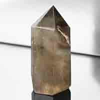 スモーキーシトリン ポイント型置物木製台座付き スモーキーシトリン ポイント型置物木製台座付き - メルカリ