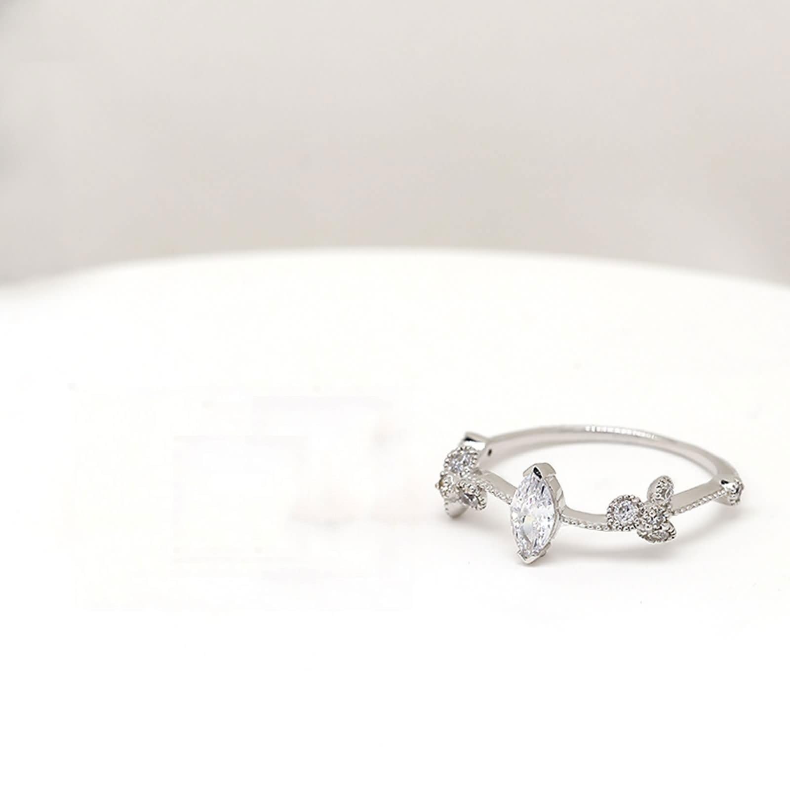 Coppia di anelli in vero oro bianco 9 K/14 K/18 K con marquise, moissanite, a forma di fiore