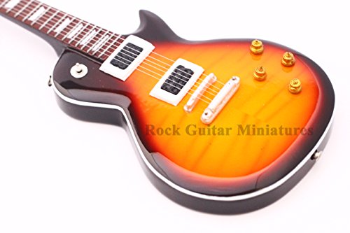 RGM665 Slash Cherryburst Guitarra en miñatura
