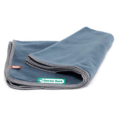 Doctor Bark | kuschelige Hundedecke waschbar bis 95°C, hygienische, weiche Fleecedecke für Sofa und Hundebett, Flauschige Haustierdecke - Made in Germany (L - 120x90 cm/Blaugrau)