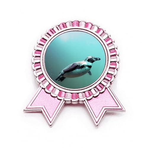 Broche pingouin de l'Antarctique en métal rose aux finitions soignées