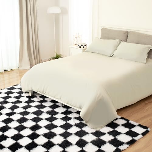 Super Soft Rug for Bedroom, 5x7 Ft Black and White Area Rug Classic Checkered Shaggy Anti-Skid High Pile Soft Fluffy Rug Fuzzy Carpet for Living Room Bedroom Kids Room Nursery, Dorm Home Decor