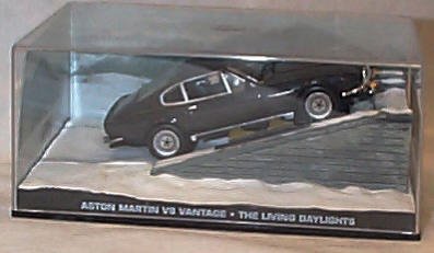 JAMES B0ND 007 the living daylights aston martin V8 vantage film scene car 1:43 scale diecast model