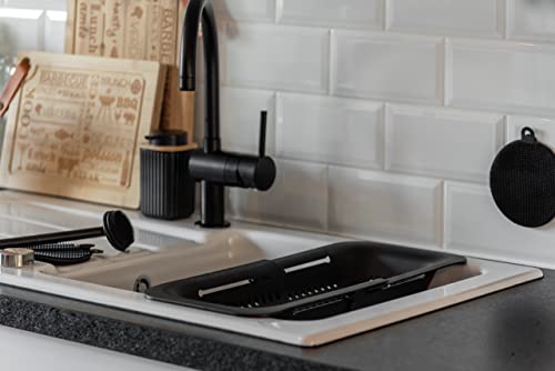 Foto von WENKO Spülbeckensieb Mod. Sivo, ausziehbares Küchensieb für Spülbecken, aus Kunststoff in Schwarz, ideal zum Waschen von Obst und Gemüse, Black Outdoor Kitchen