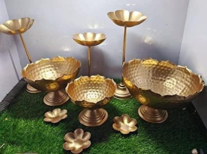 Decent Home Decor Metal Taj Bowl Hammered Urli and Candle Stand with Floating Diya | Urli Bowl for Home and Festival Decoration Urli (Set of 9 Pieces) (Colour-Gold).-image-38
