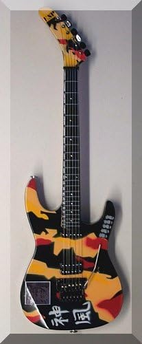 GEORGE LYNCH Miniature Mini Guitar Dokken ESP Kamikaze