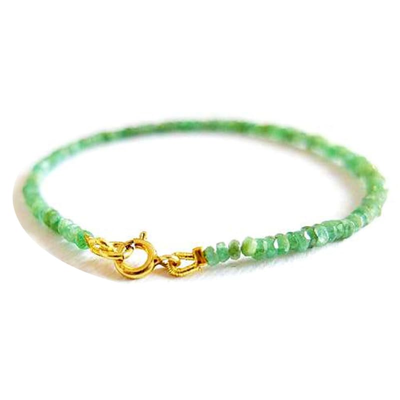 Pulsera de cuentas verdes de esmeralda colombiana para looks diarios y ocasiones especiales