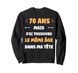 Meme âge Humour 70 ans Homme amour. Cadeau jeune de 70 ans Garçon Humour. Idéal pour Garçon de 70 ans. Cadeau 70 ans Garçon rigolo et amusant. Parfait une personne, ami, collègue ou frère qui assume son âge avec humour et autodérision.