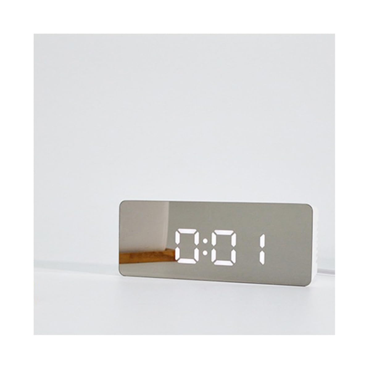 Reloj despertador digital LED con pantalla digital silenciosa y diseño de espejo rectangular plata