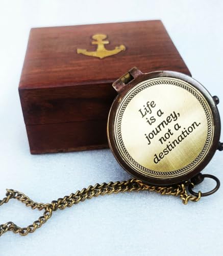 Brújula de Bolsillo Vintage de Latón Personalizada con Caja de Madera – Cita Grabada “La Vida es un Viaje, No un Destino” – Regalo Náutico Coleccionable para Graduación, Jubilación, Boda y Amantes de la Aventura miniatura 2