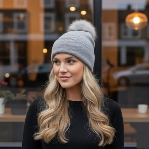 Conjunto de gorro y guantes de invierno para mujer con pompones A2Z 6