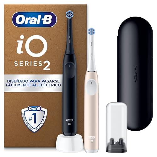 Oral-B iO 2 Pack de 2 Cepillos de Dientes Eléctricos Negro Noche y Rosa Suave, 2 Cabezales, 1 Estuche de Viaje, 1 Portarrecambios, 3 Modos De Cepillado, Sensor De Presión y Temporizador